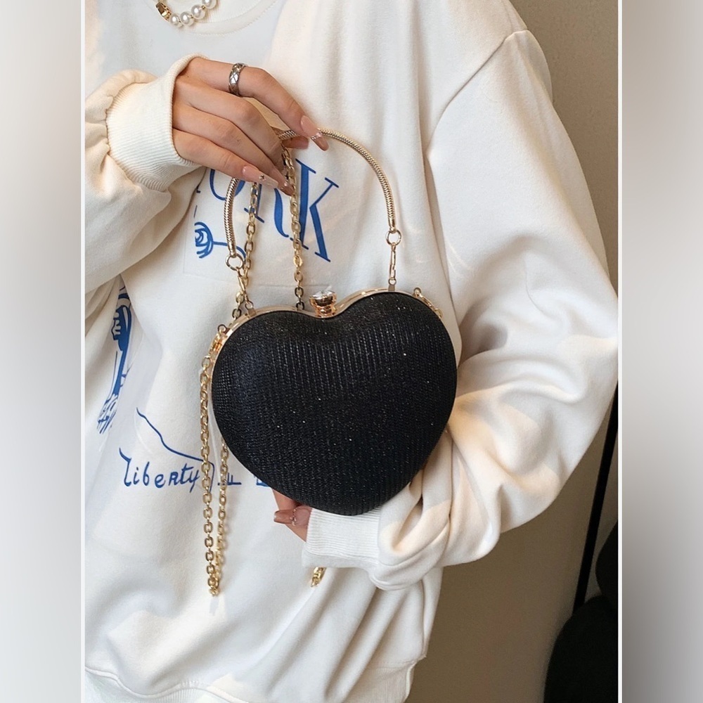 Rhinestones Black Heart-Shaped Clutch with Gold Chain and Handle
